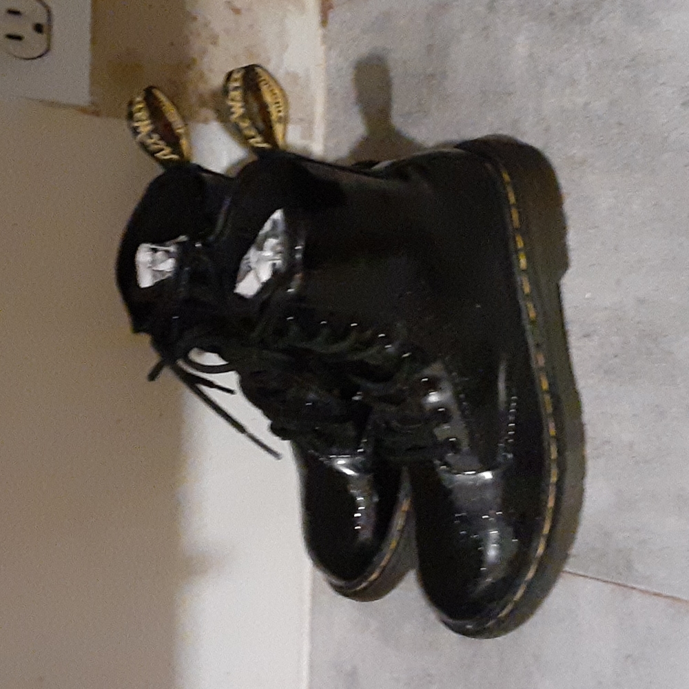 Dr  MARTENS  boots  size  2  nina - Picture 2 of 8